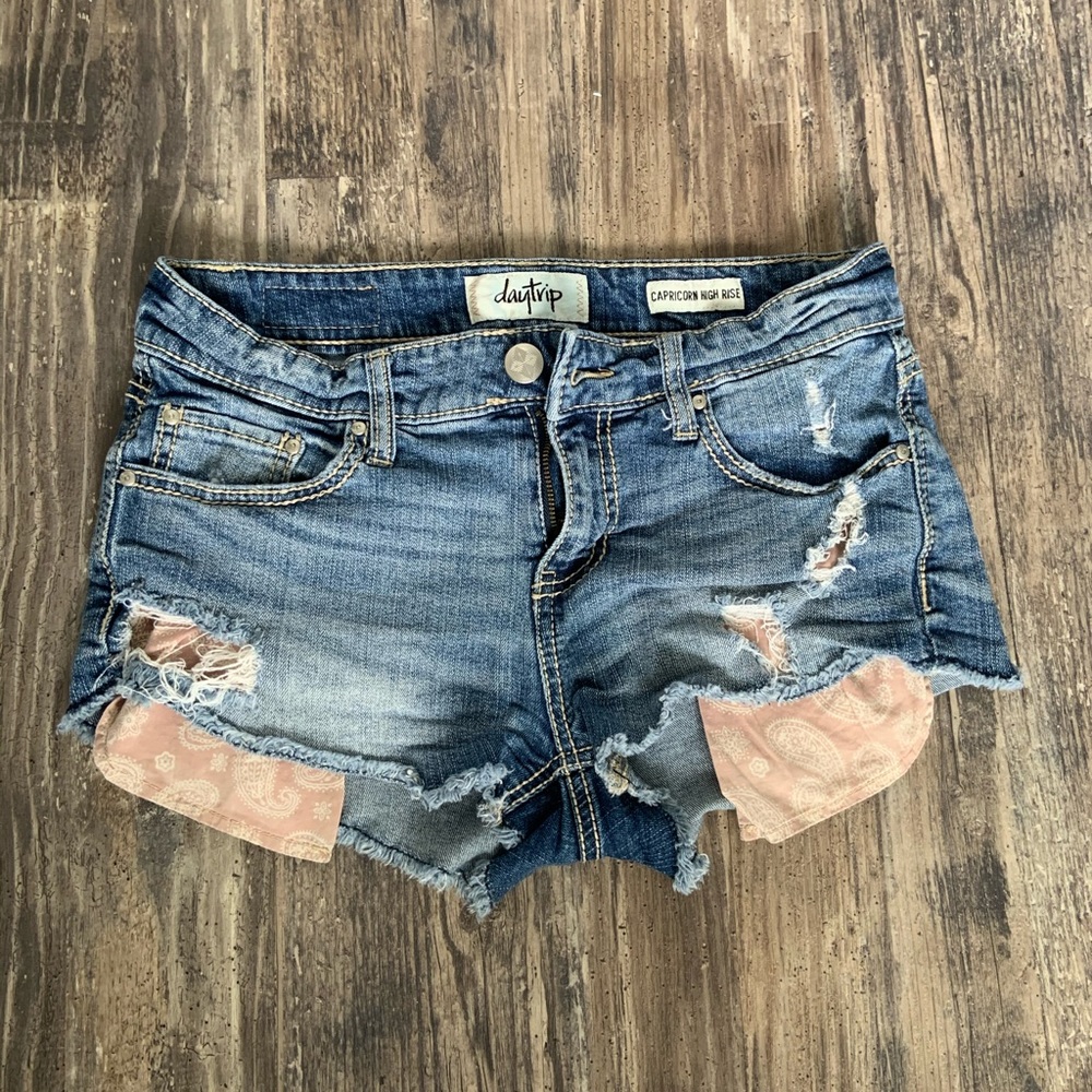 Day trip cut off denim shorts